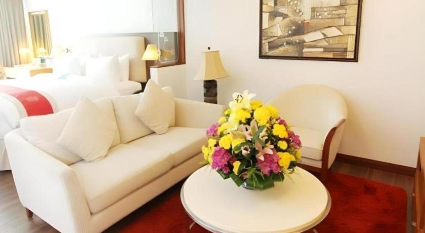Plaza Sutera Biru Hotel Kuala Belait Exterior foto