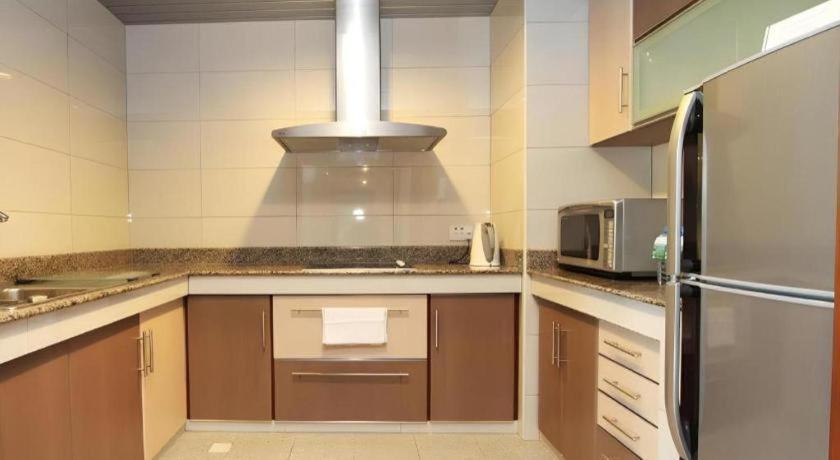 Plaza Sutera Biru Hotel Kuala Belait Exterior foto